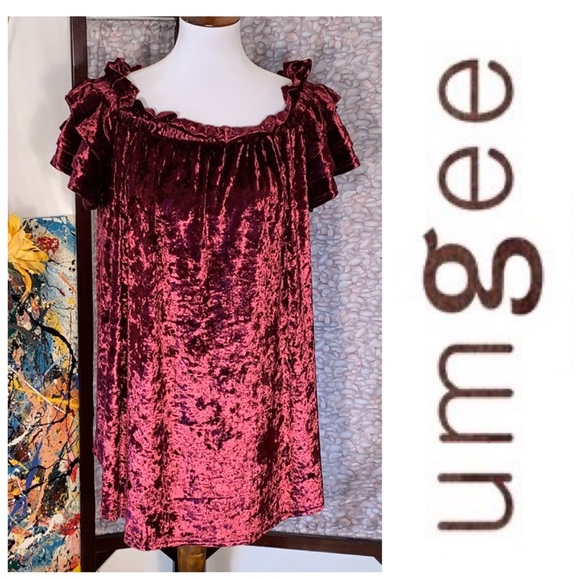 Umgee Nwt Red Velvet Off-The-Shoulder Top.